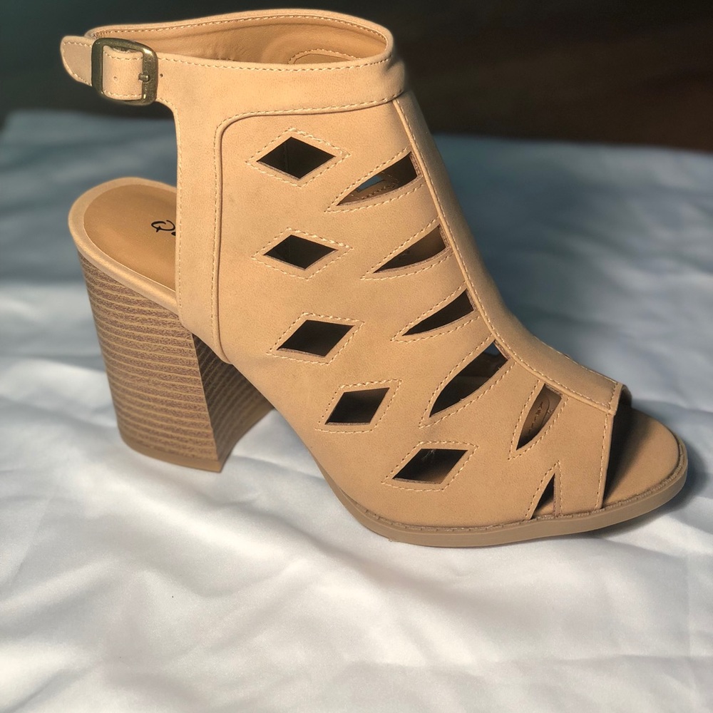 Tan Chunky Heels